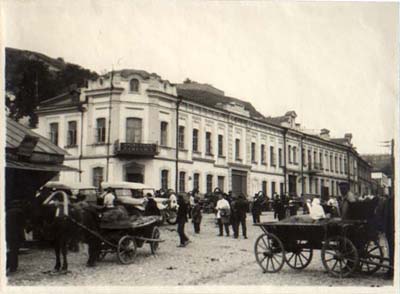 oskauped.jpg (27582 bytes)